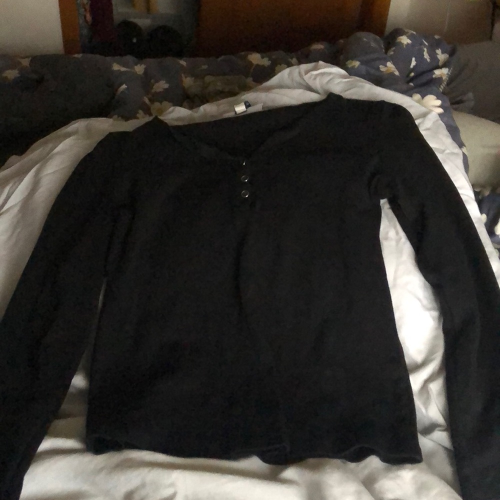 Black long sleeve T-shirt